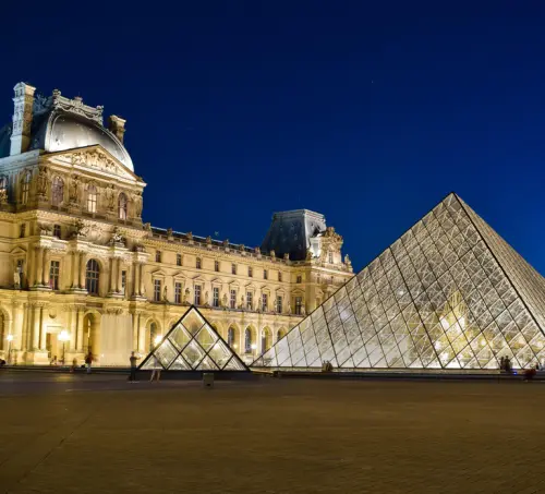 Swift Access: Mona Lisa and Louvre gallery