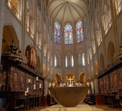 Paris:Notre-Dame Cathedral Interior and Exterior Guided Tour - Photo 2