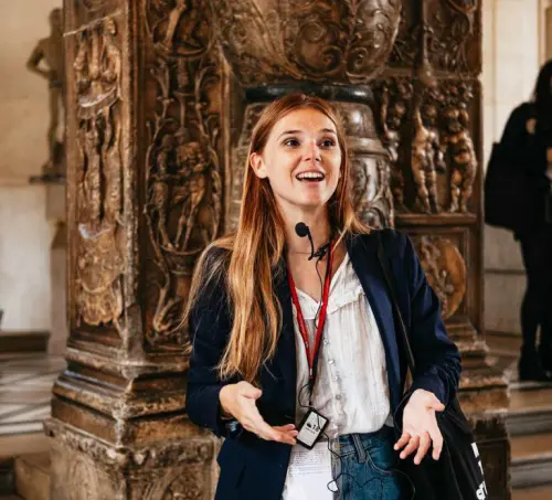 Paris: Reserved Access, Guided Louvre Museum Tour w/ Expert gallery