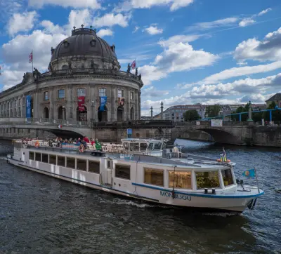 Berlin: Hop-On-Hop-Off Bus with Boat Cruise Option - Photo 5