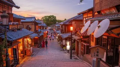 Kyoto 5-Star Geisha Night Walk: Small-Group Authentic Experience - Photo 2