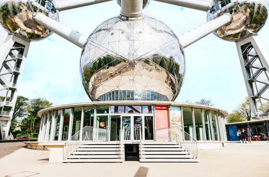 Brussels: Atomium Entry Ticket with Design Museum Ticket