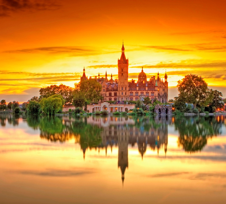 Schwerin: City Highlights Guided Tour