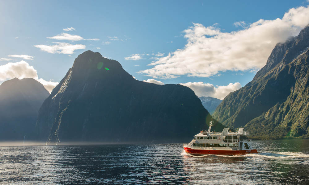 Cruise and Kayak Milford Sound Tour - HolidaySG