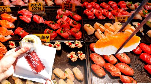Fukuoka Seafood Market & Local Flavors Day Tour with Dazaifu (English/Korean Guide)