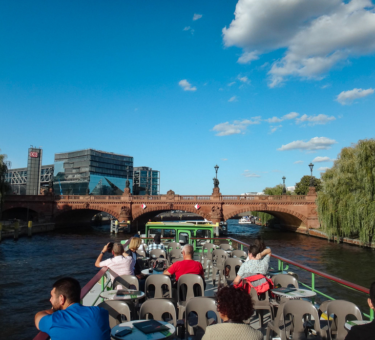Berlin: 2.5-Hour East Side Boat Cruise with Commentary