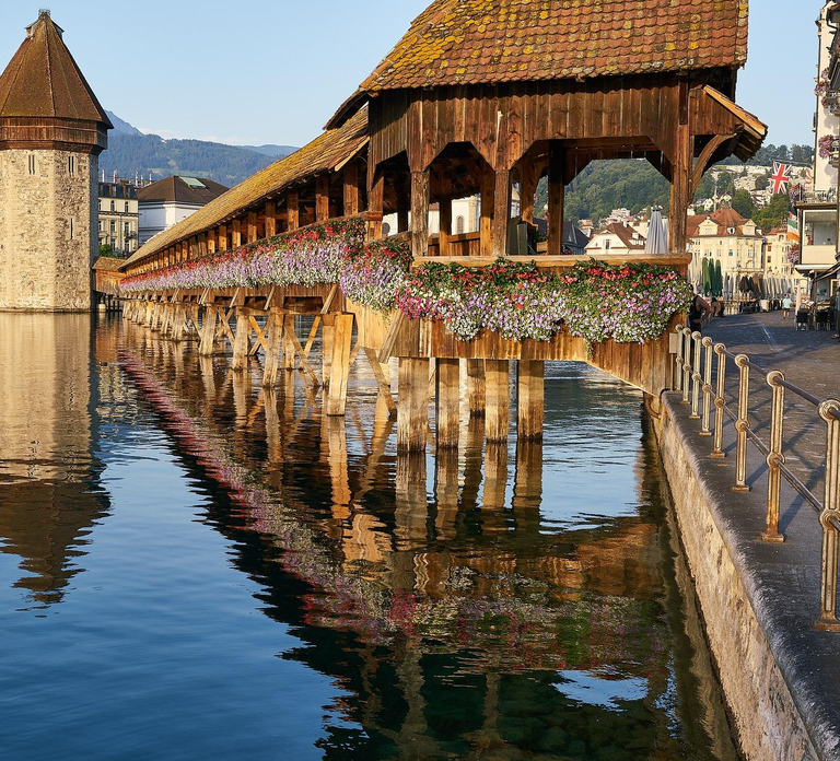 Lucerne - Old Town private walking Tour