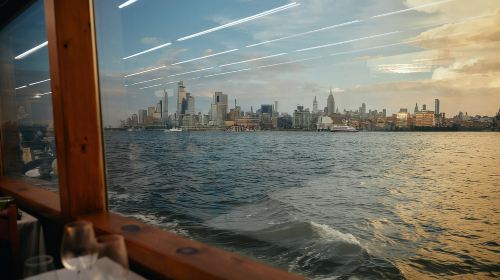 New York City: Gourmet Dinner Cruise with Live Music Day Tours