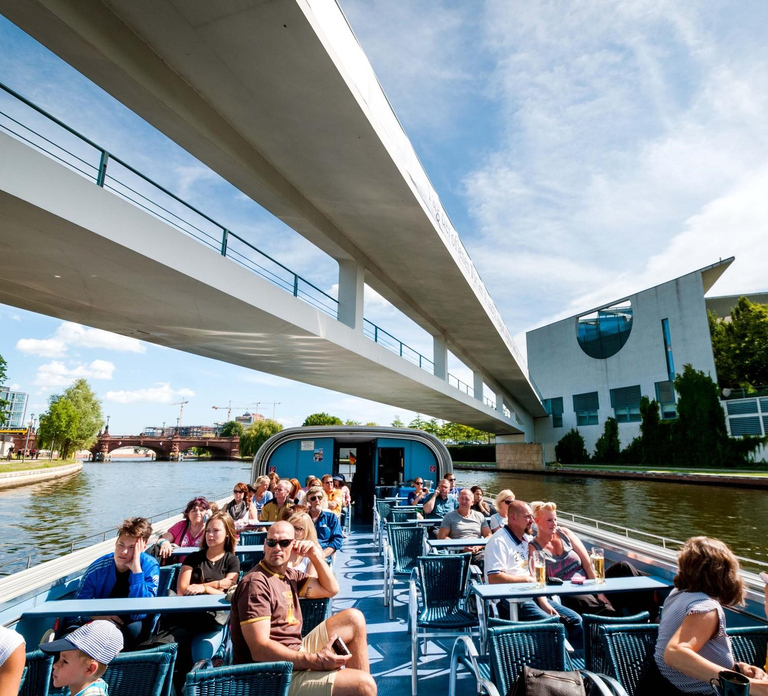 Berlin: 3.25-Hour Spree & Landwehrkanal Boat Tour