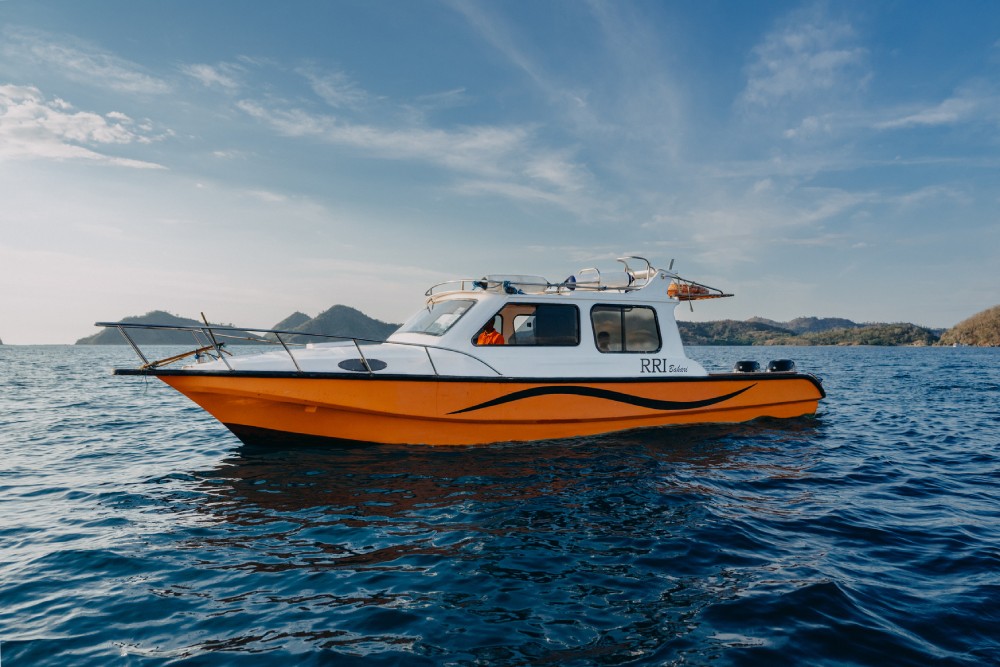 Marine Tourism : Labuan Bajo One Day Speed Boat  - HolidaySG