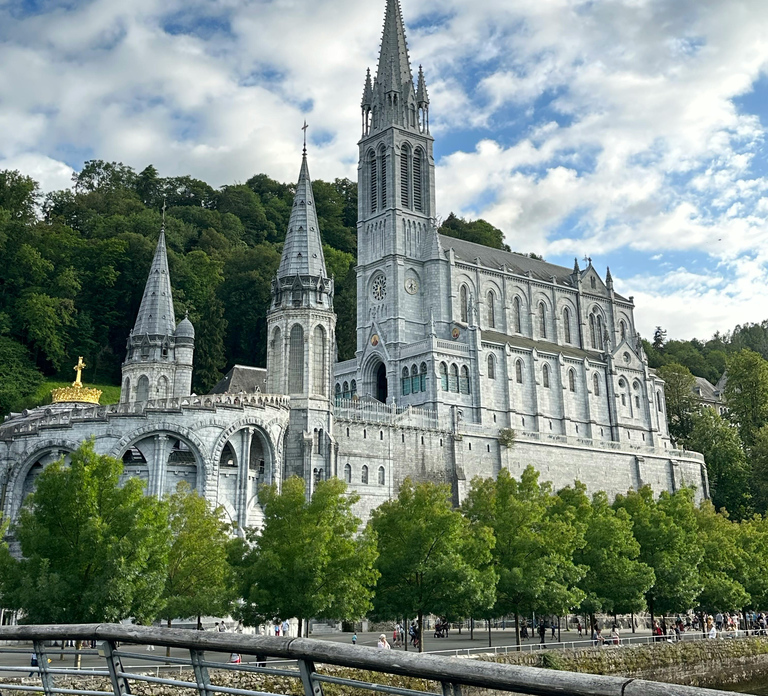 Lourdes Full day Guided Tour with Train Station Pickup