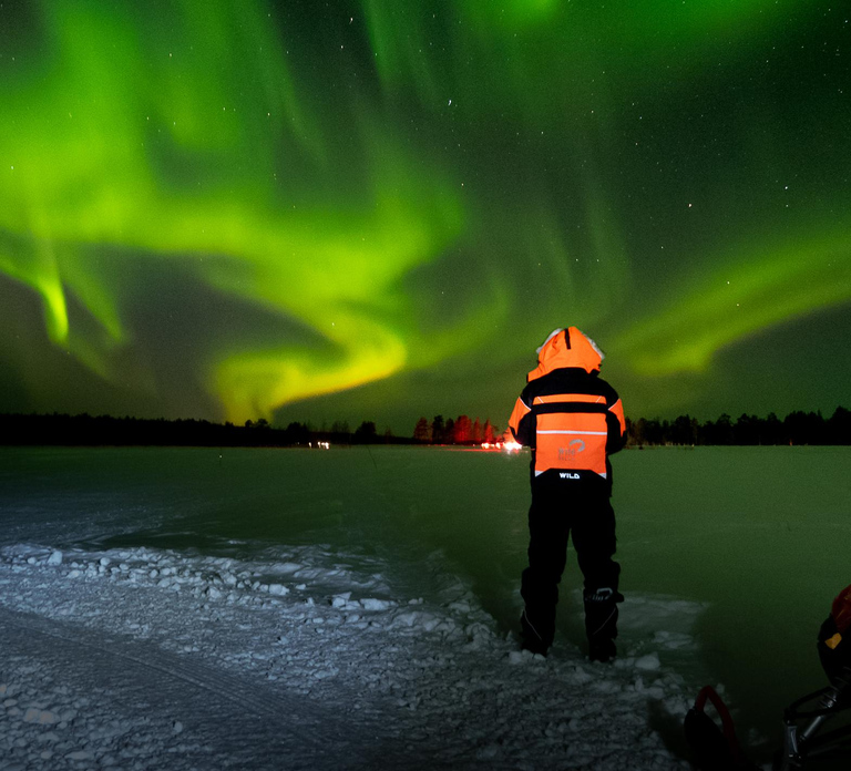 Levi: Northern Lights Snowmobile Tour with Snacks and Drinks