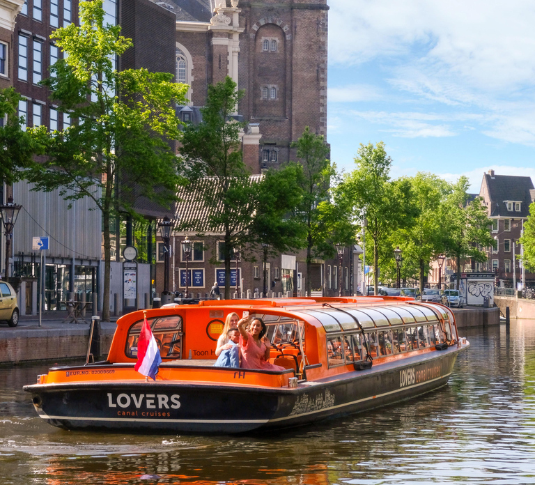 Amsterdam: Amsterdam Dungeon and Canal Cruise Entry Ticket