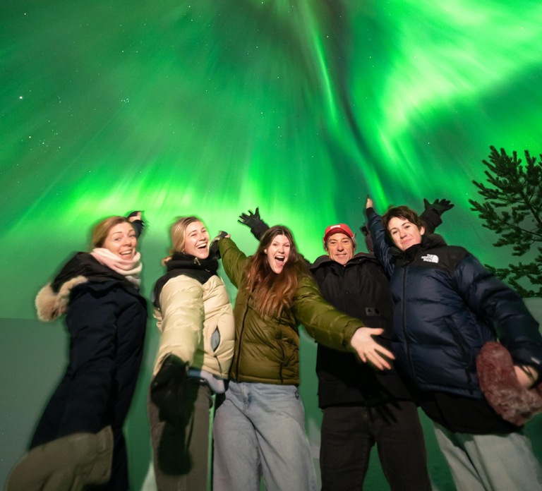 Salla: Private Northern Lights Tour with Campfire