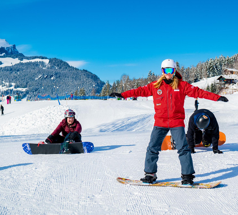 From Interlaken: Afternoon Beginners Snowboarding Lesson