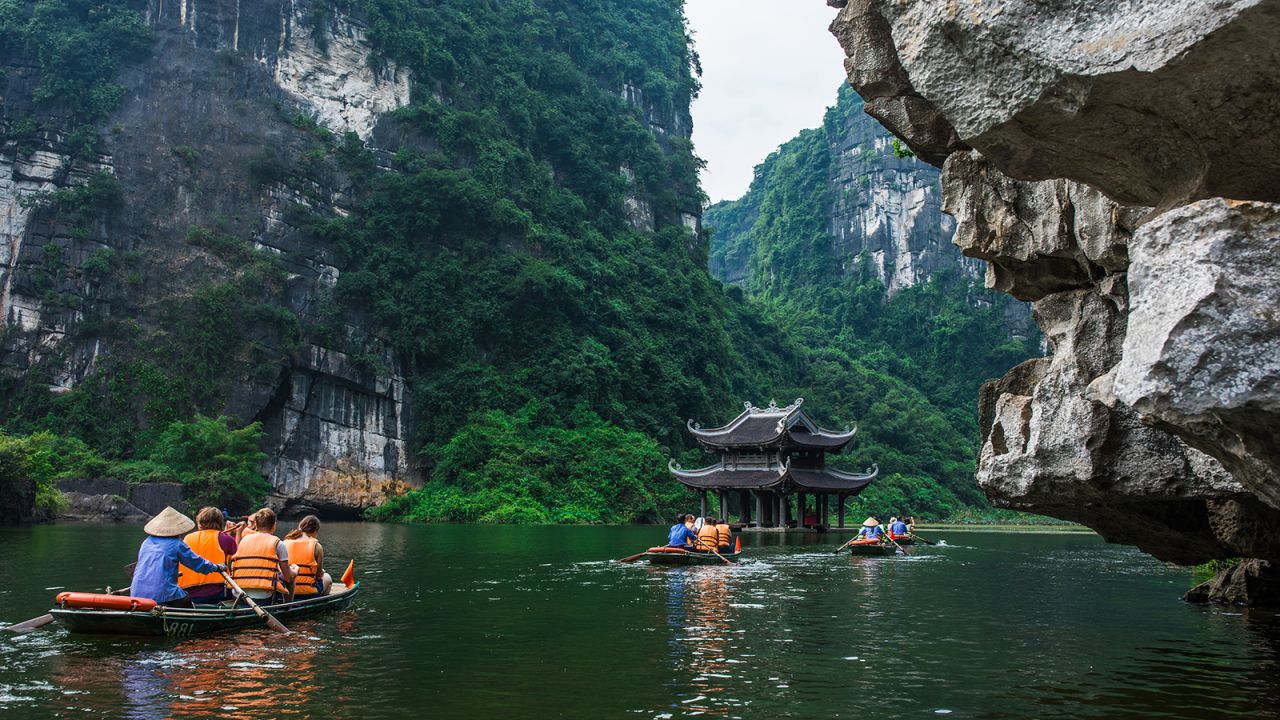 One Day Visit Bai Dinh Pagoda And Trang An Boat From Hanoi