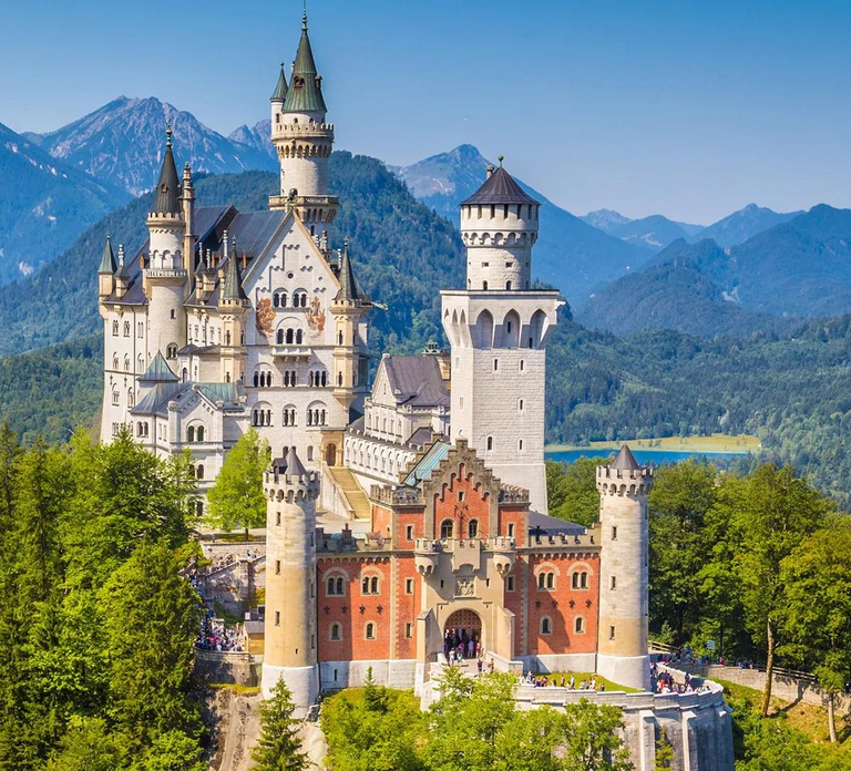 Munich: Neuschwanstein Castle Chinese Day Tour