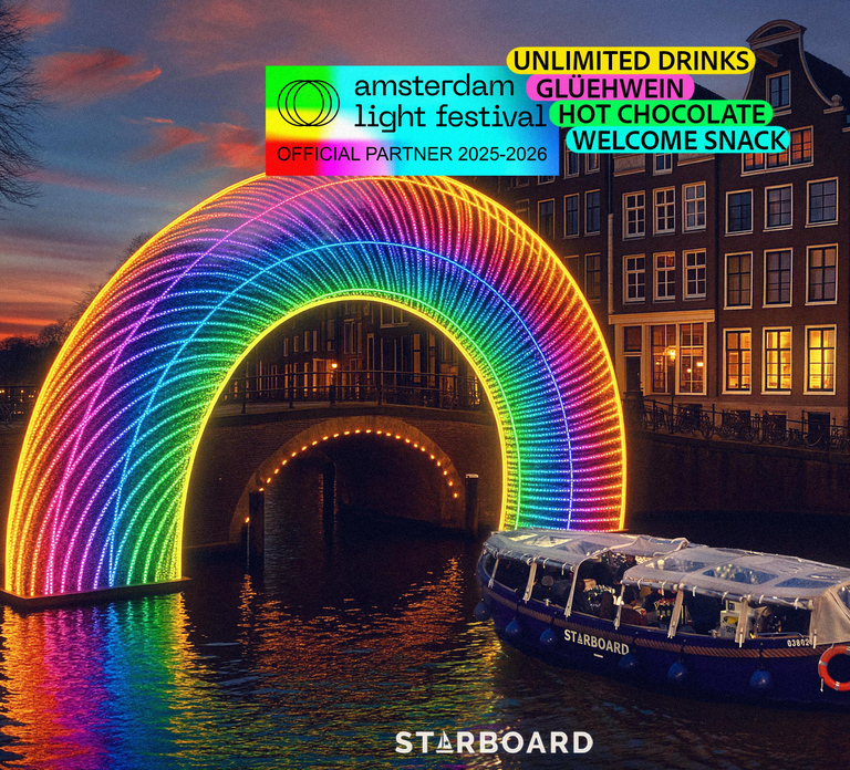 Amsterdam: Light Festival Boat with Unlimited Drinks & Snack