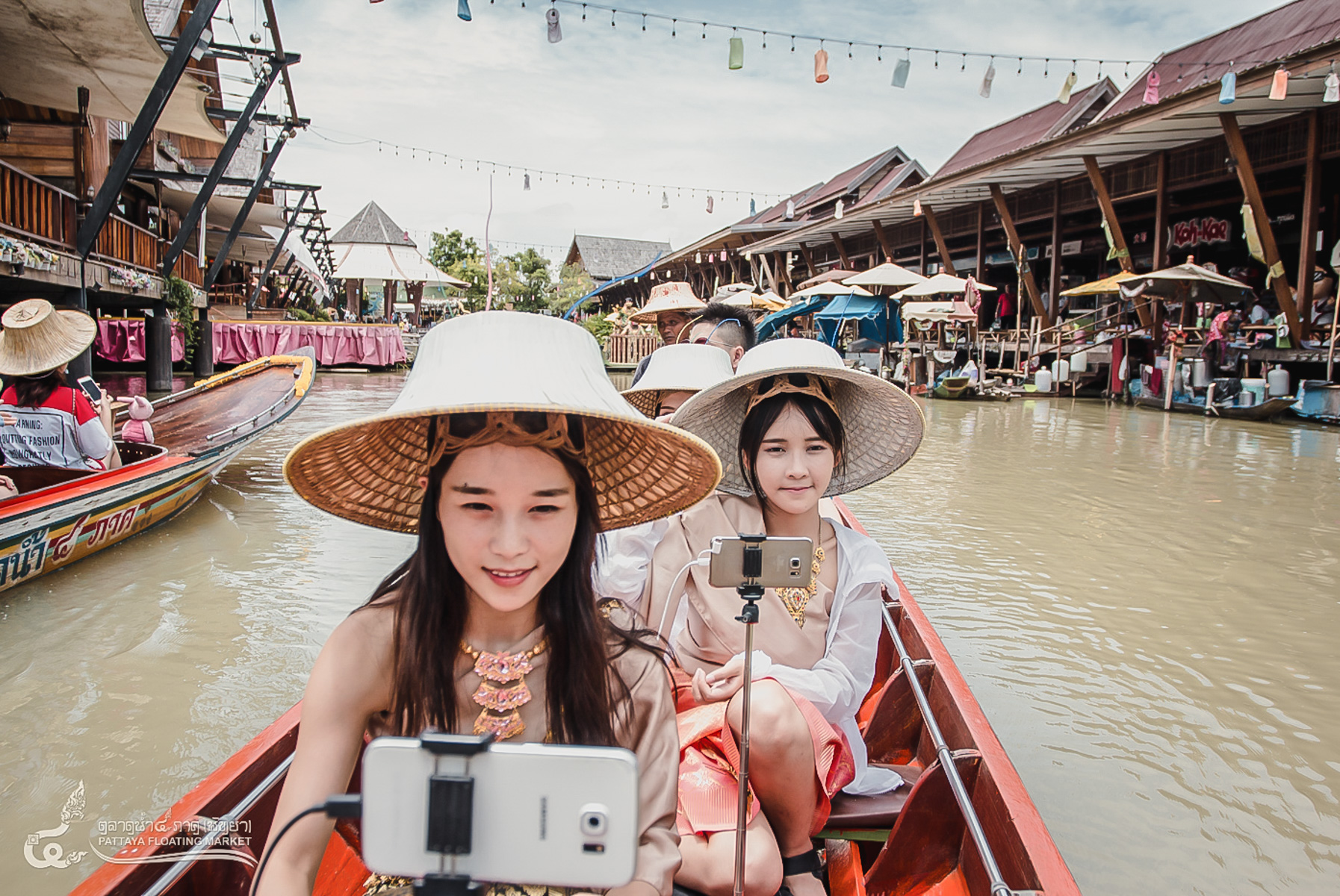(Free eSIM) Full day Pattaya beach with Halal Set Lunch and rooftop sunset - HolidaySG