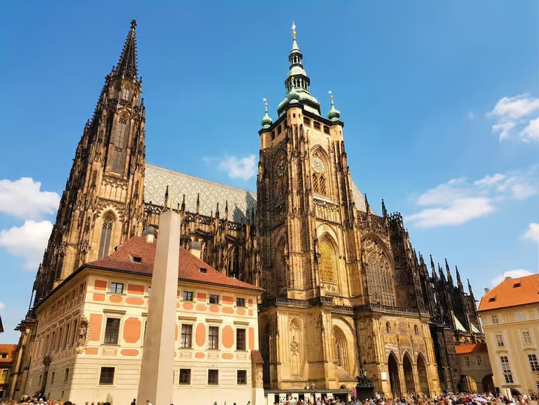 Prague: Skip-the-line Castle Ticket and Optional AudioGuide - HolidaySG