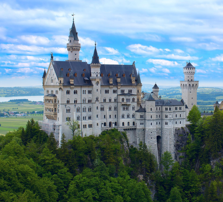 Munich: Neuschwanstein, Linderhof Group or Private Tour