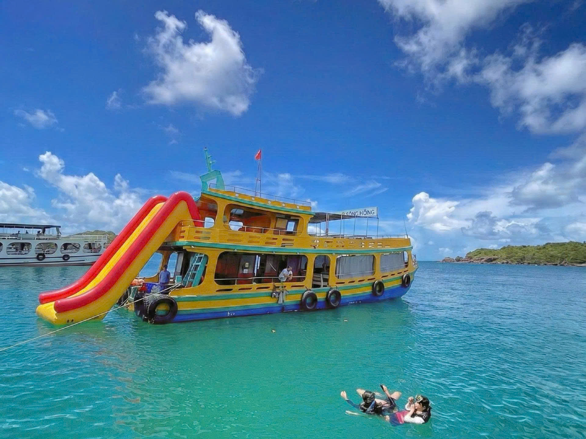 Snorkeling & Fishing in the South Island - HolidaySG