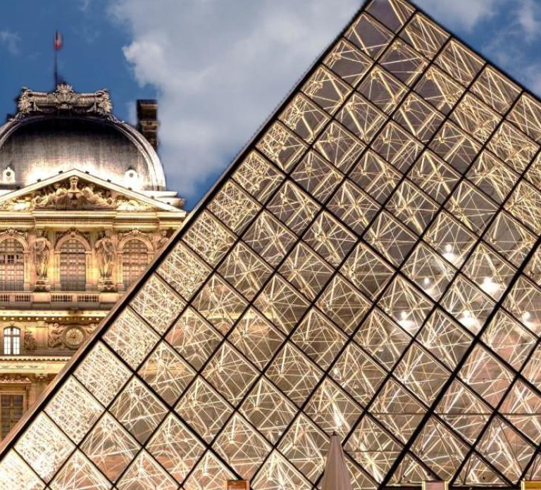 Paris: Louvre Museum Entry Ticket and Seine River Cruise