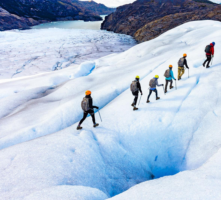 Jökulsárlón: Ice Cave and Glacier Hike Tour by Super Jeep