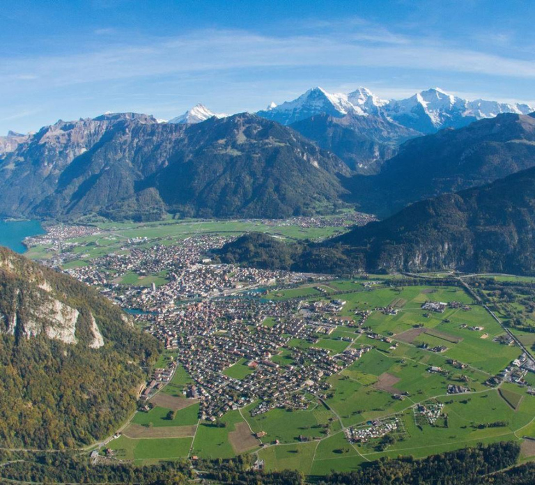 From Zürich: Interlaken and Grindelwald Day Trip by Coach