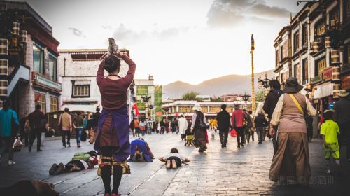 8 Days Travel to Everest Base Camp