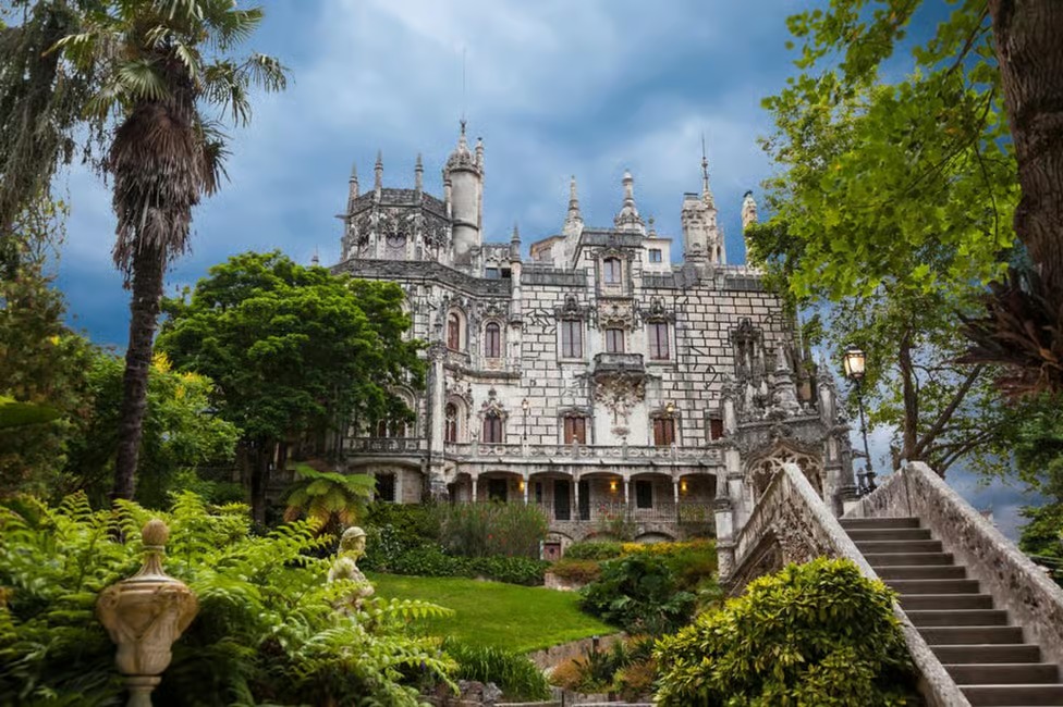 Quinta da Regaleira Skip-the-Ticket-Line Entry & Audioguide - HolidaySG