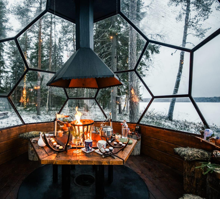 Rovaniemi: Private Glass Igloo Dinner Under Northern Lights