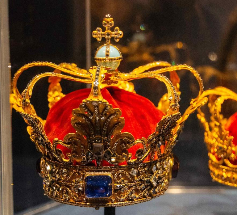 Copenhagen: Rosenborg and Christiansborg Palaces Tour in Spanish
