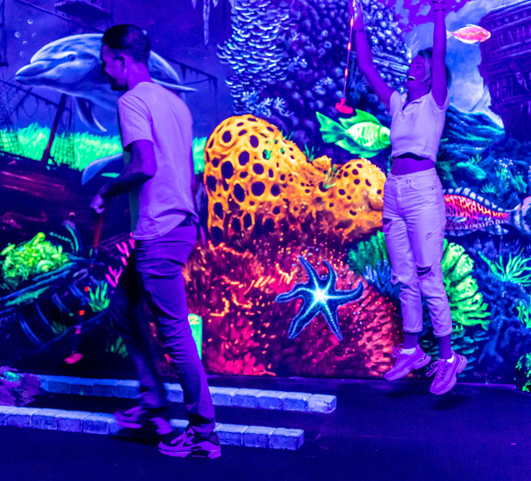 Aloha Amsterdam: 12-Hole Glow-in-the-Dark Mini-Golf