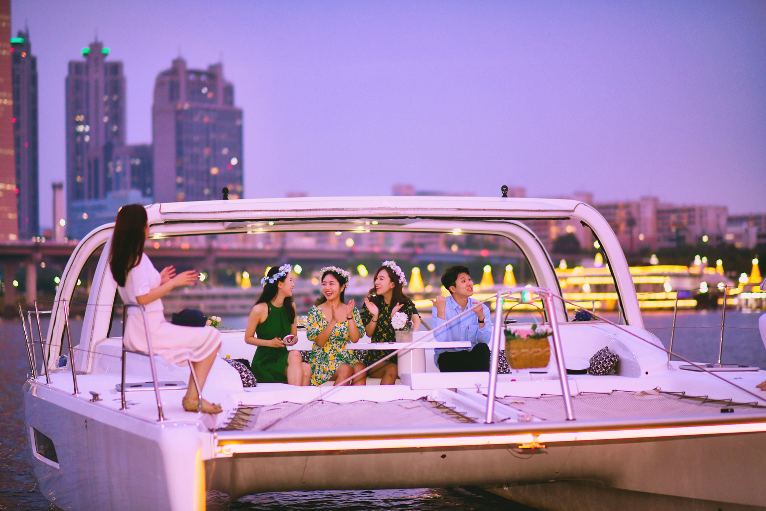 Golden Blue Marina Luxury Yacht Experience on the Han River