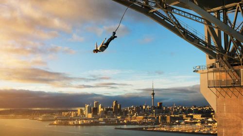 AJ Hackett Auckland Bridge Bungy & Climb