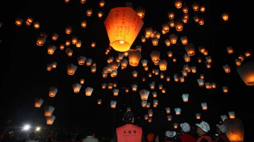 Yehliu Geopark + Pingxi Sky Lantern + Shifen Waterfall + Jiufen Old Street Private Charter 1-day Tour Day Tours