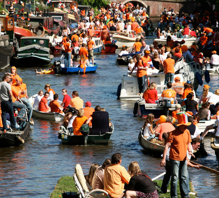 Amsterdam: Kingsday Party Cruise including Drinks