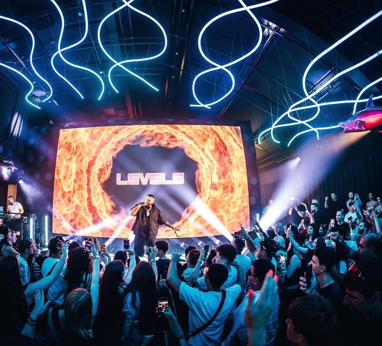 Prague : VIP New Years Eve / Levels House of FUN