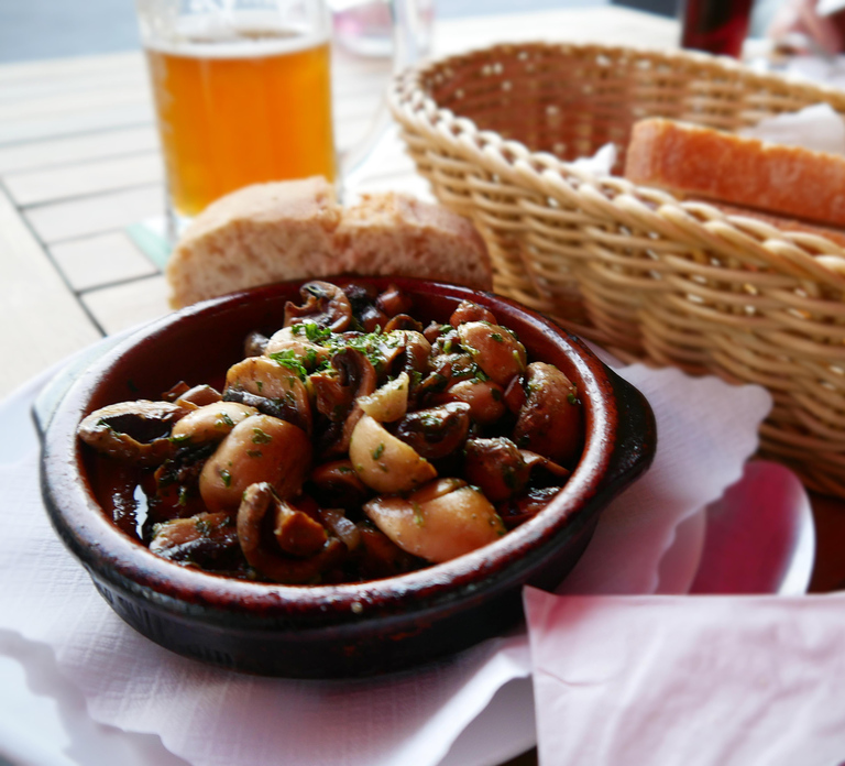 Hamburg: Culinary Insider Tour of St. Georg