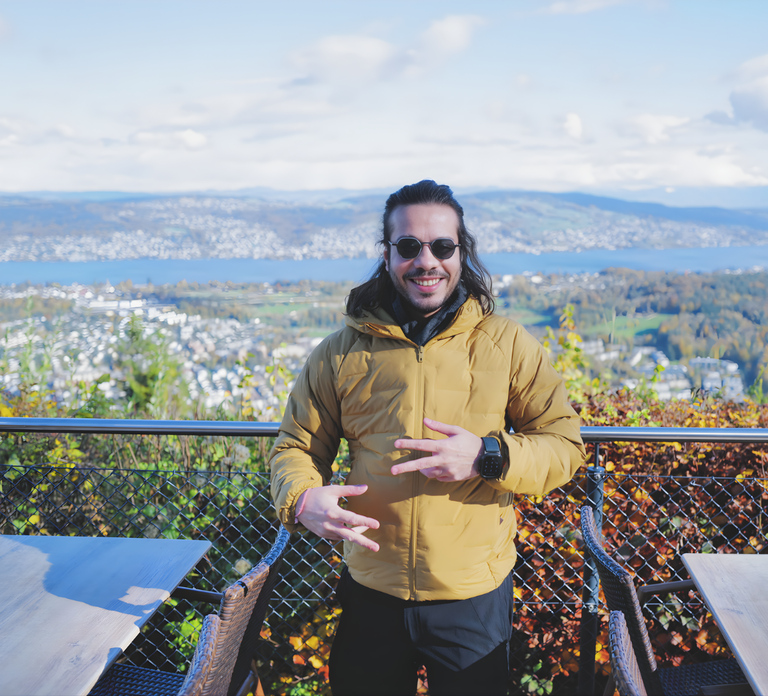Zurich: Private City Tour with Photos and Cable Car Ride