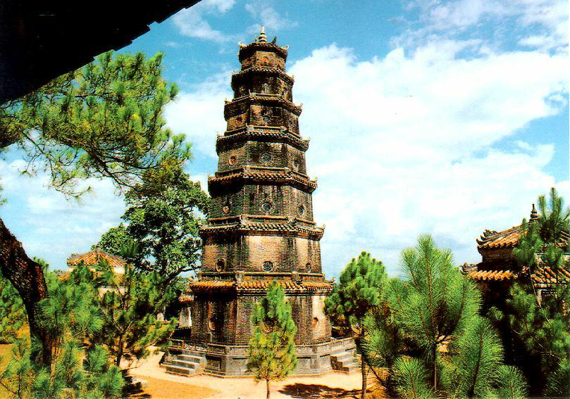 HUE CITY TOUR