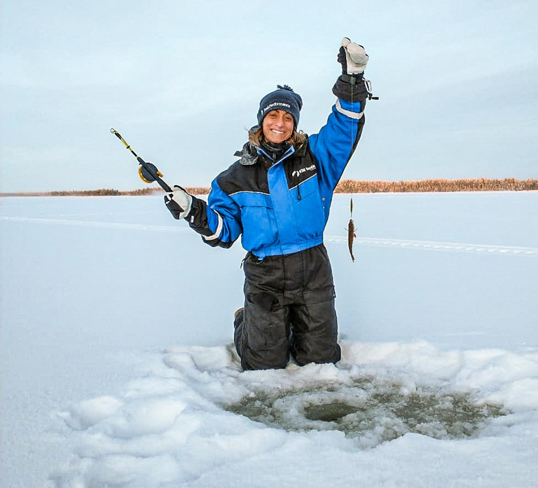 Levi: A fun Ice Fishing Experience in Levi, 3 HOURS
