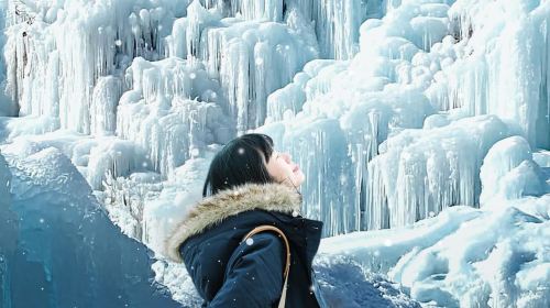 Eobi Ice Valley & Nami & Petite (+ Light Festival, Railbike) Day Tours