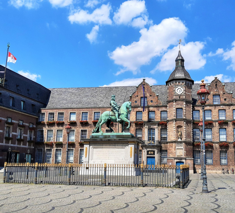Dusseldorf: Old Town & Altbier Tour