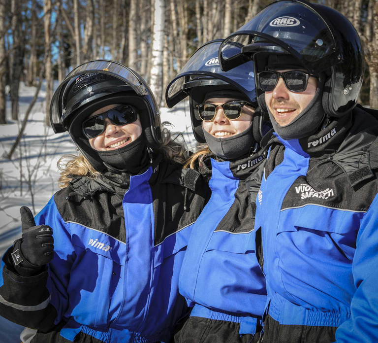 Vuokatti: Snowmobile Safari with Snacks and Hot Drinks