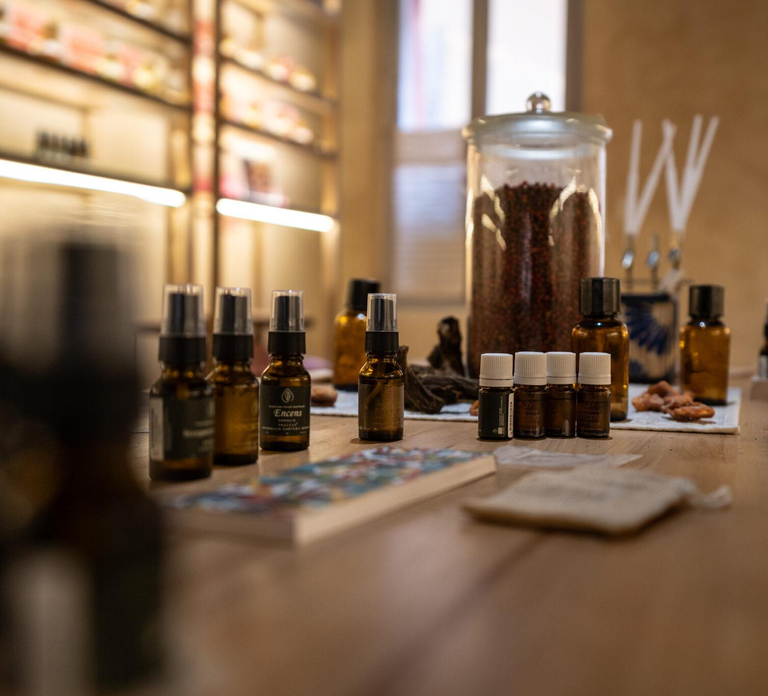 Grasse: 100% natural perfume creation workshop