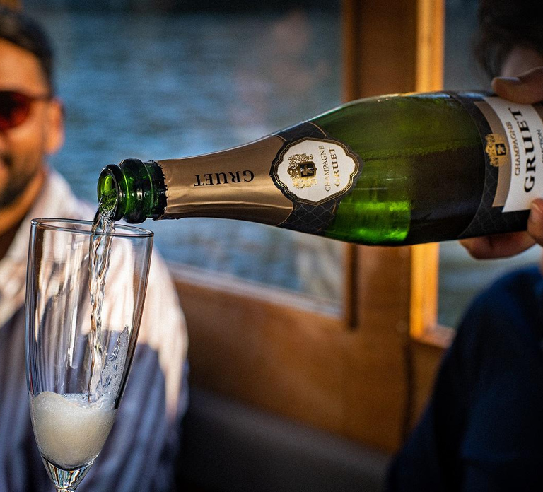 Amsterdam: Private Luxury Champagne Canal Cruise