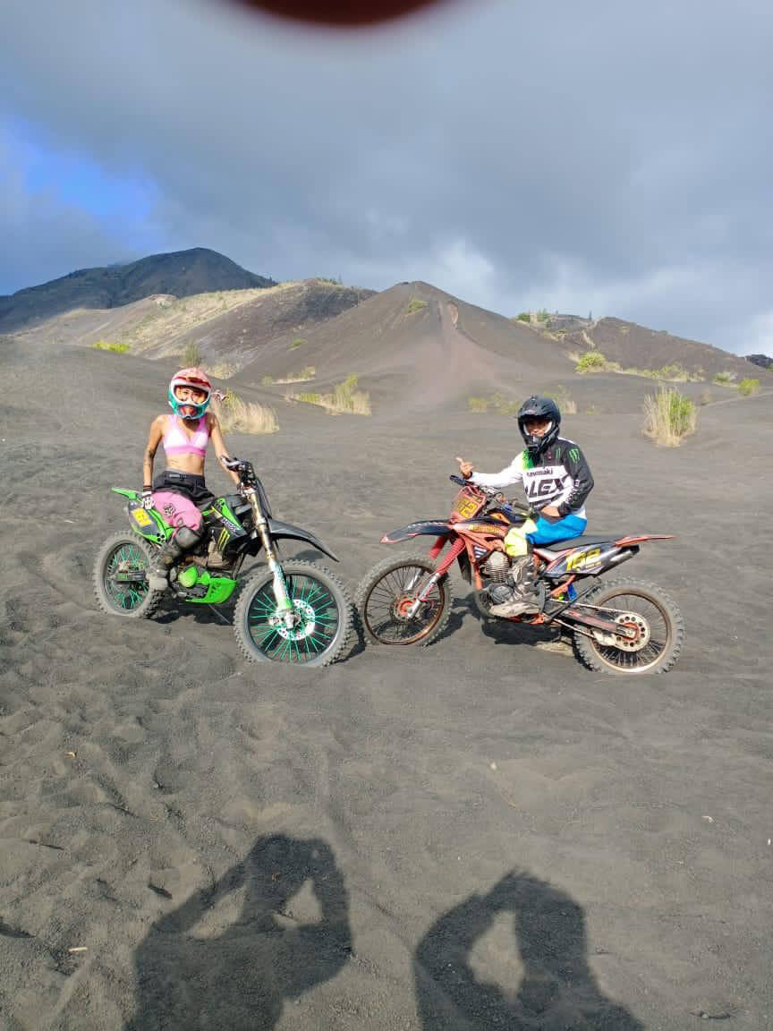 Black Lava Tour - HolidaySG