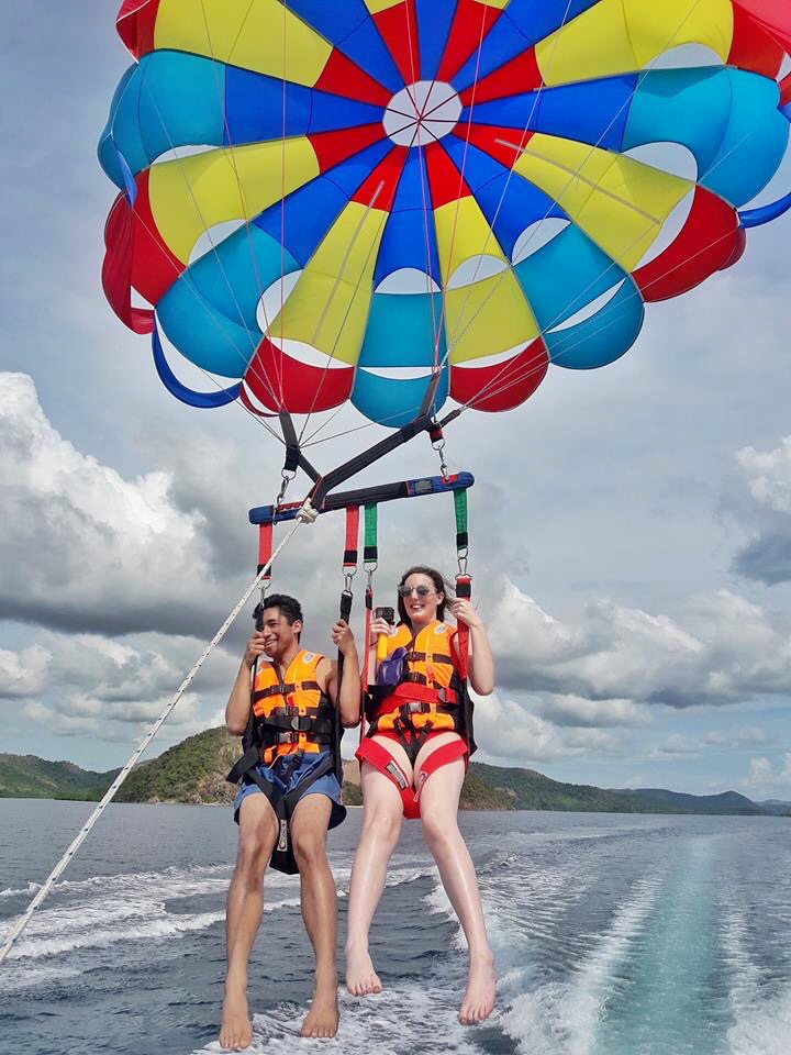 Coron Parasailing Adventure - HolidaySG